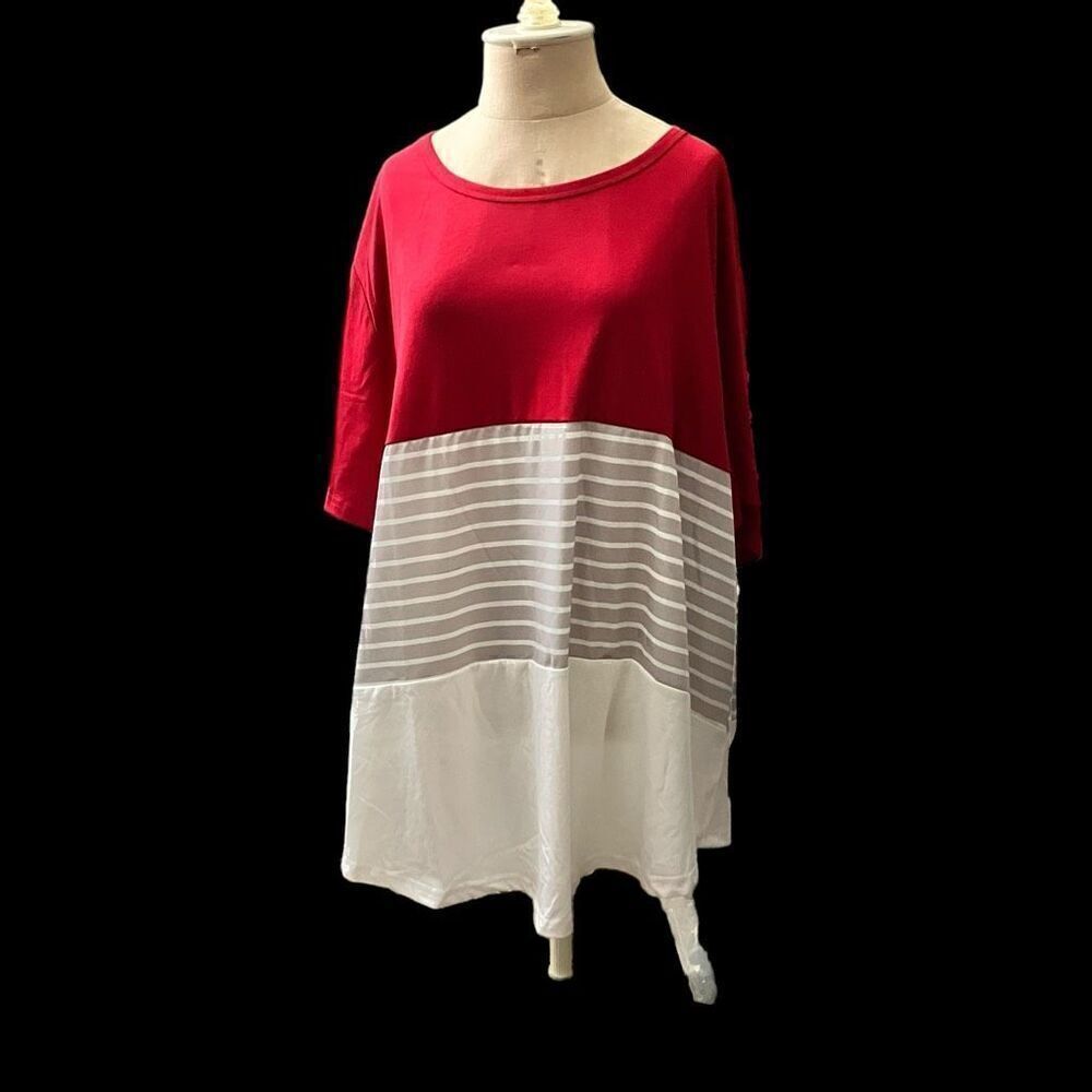 VisLily Fashion Top / SZ: 26W / NWT